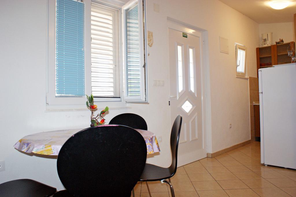 Apartments Kairos - Bili 9 Kaštela Δωμάτιο φωτογραφία