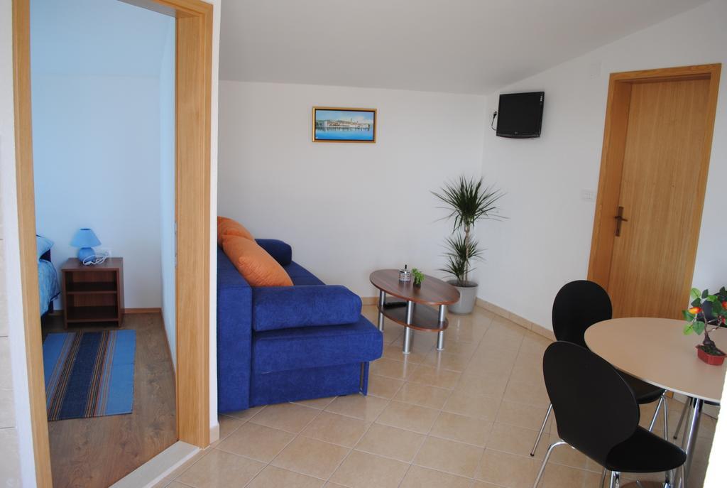Apartments Kairos - Bili 9 Kaštela Δωμάτιο φωτογραφία