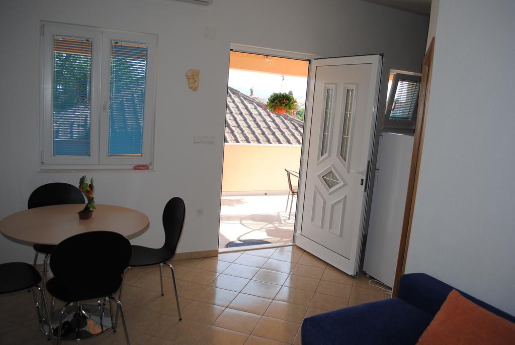 Apartments Kairos - Bili 9 Kaštela Δωμάτιο φωτογραφία