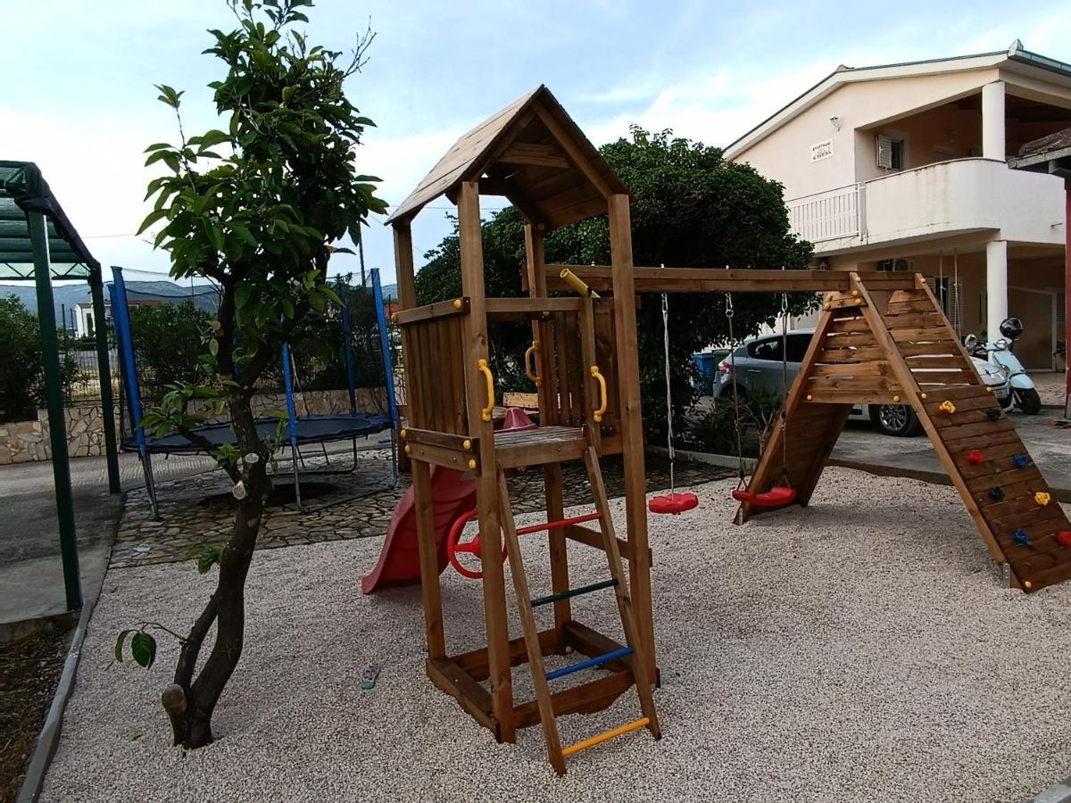 Apartments Kairos - Bili 9 Kaštela Εξωτερικό φωτογραφία